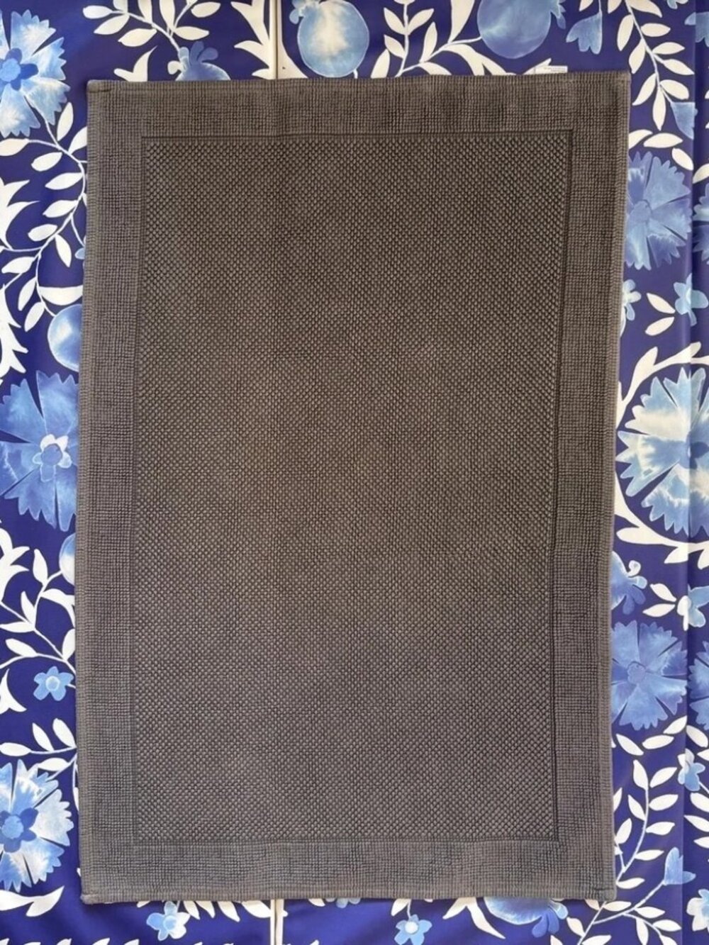Crate & Barrel Westport Gray Cotton Textured Bath Mat Rug | 24" x35"